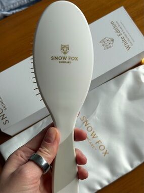 Snow Fox Hair Brush